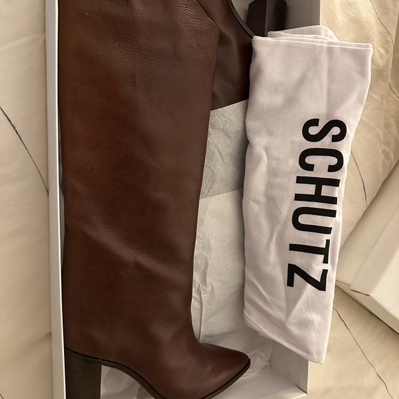 Brand new size 8.5 SCHUTZ Maryanna boots - Picture 2 of 7
